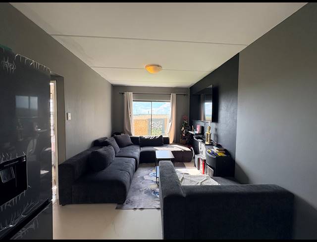 2 BEDROOM APARTMENT FOR SALE IN PARKRAND
